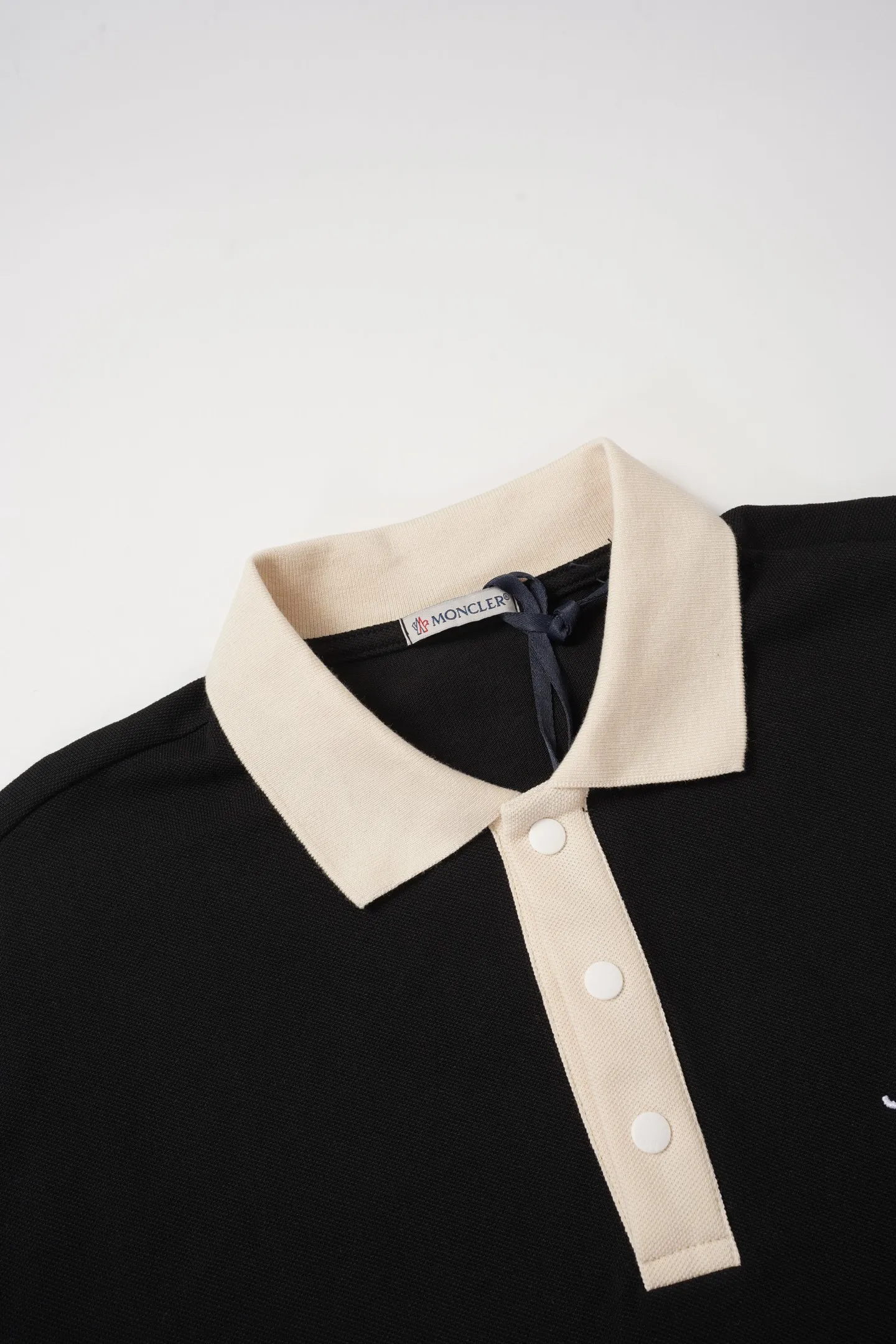 Moncler/ polo Moncler 1: Moncler 2： 3: ： 1:1 Moncler 1:1 Moncler 1:1 Moncler ： Size： S M L XL